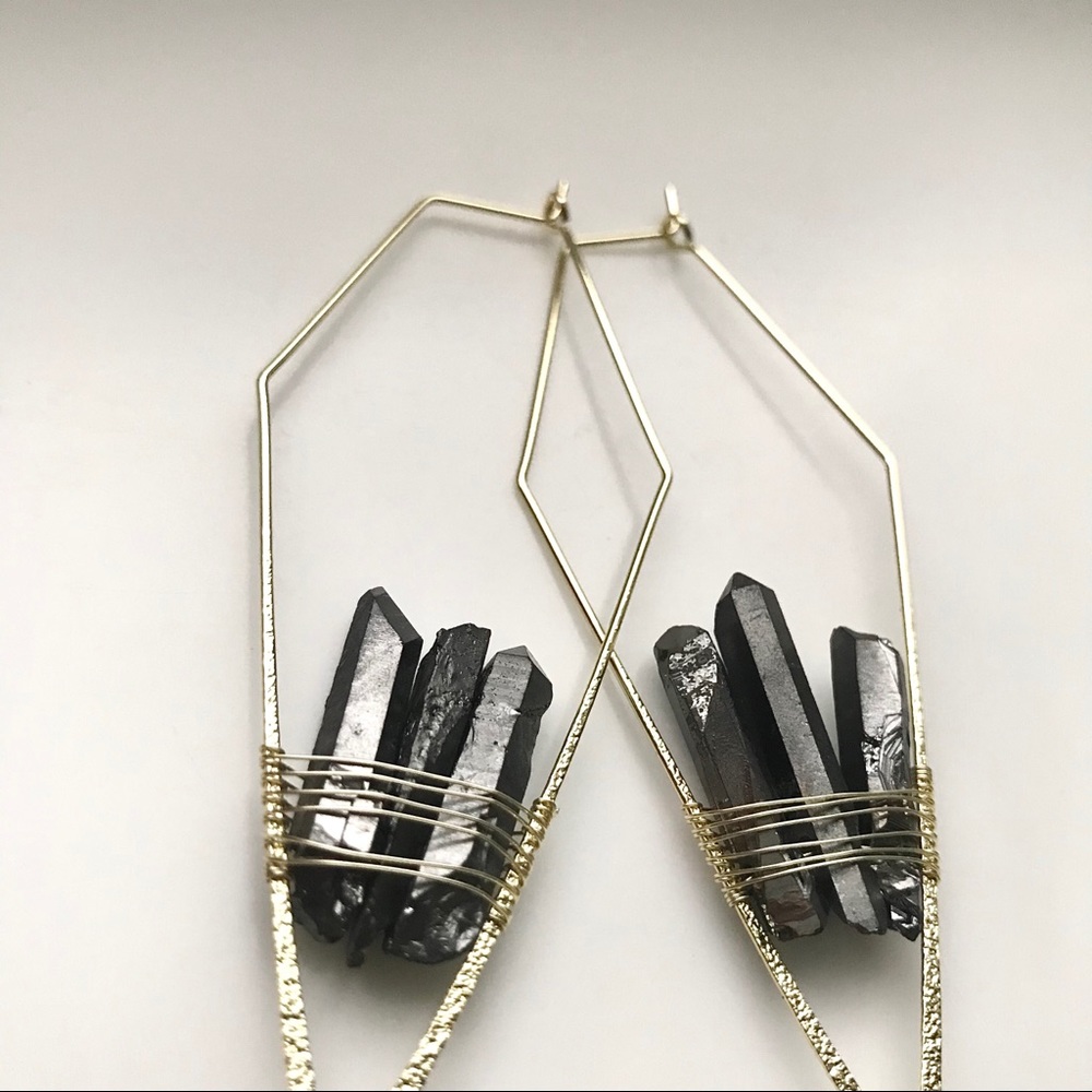 Geometric Quartz Crystal Wired Hoop Boho Earring - Picture 5 of 16